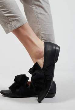 Tied Bow Slip On Shoes in Black
