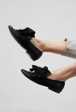 Tied Bow Slip On Shoes in Black