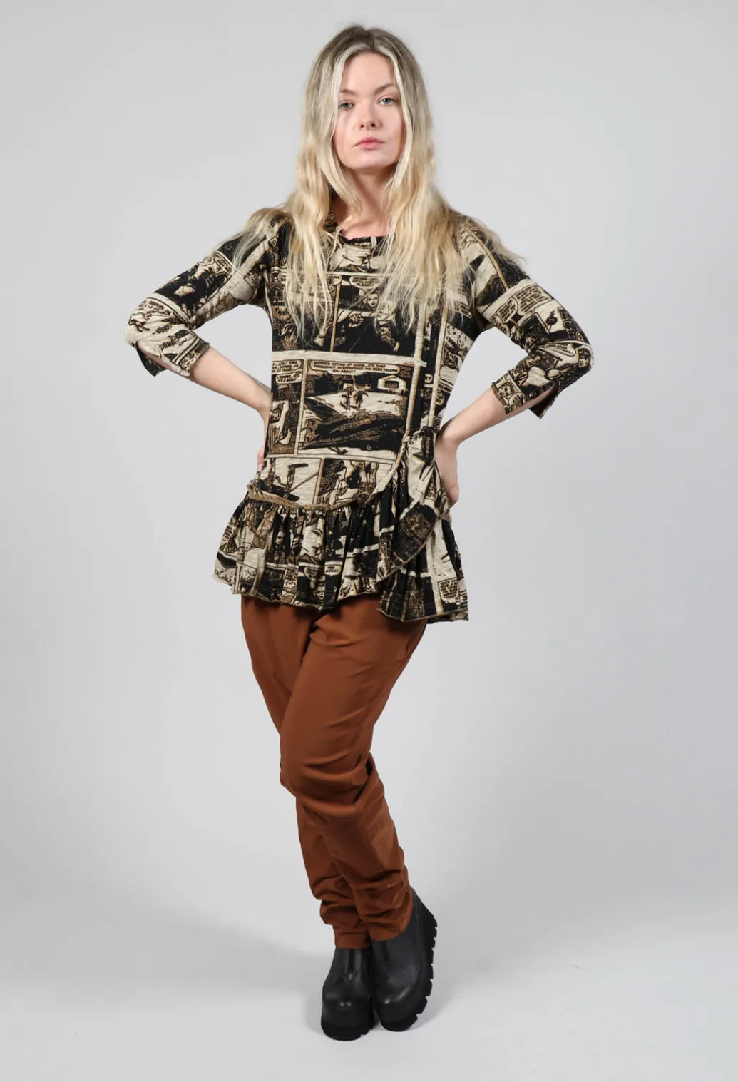 Top with Ruffle Peplum Hem in Bronze Print