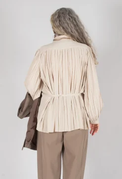 Torre Lightweight Pleated Shirt in Beige