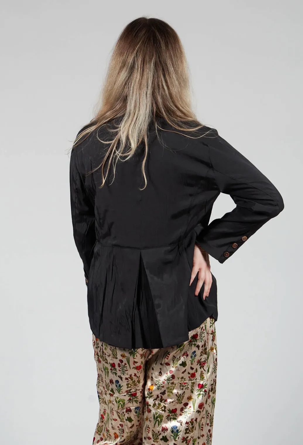Treasury Pleat Jacket in Black