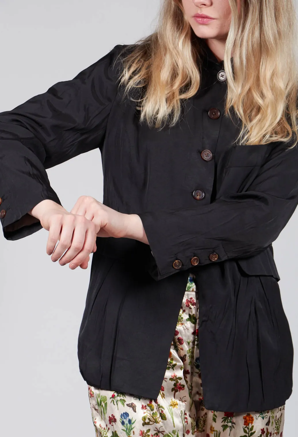 Treasury Pleat Jacket in Black