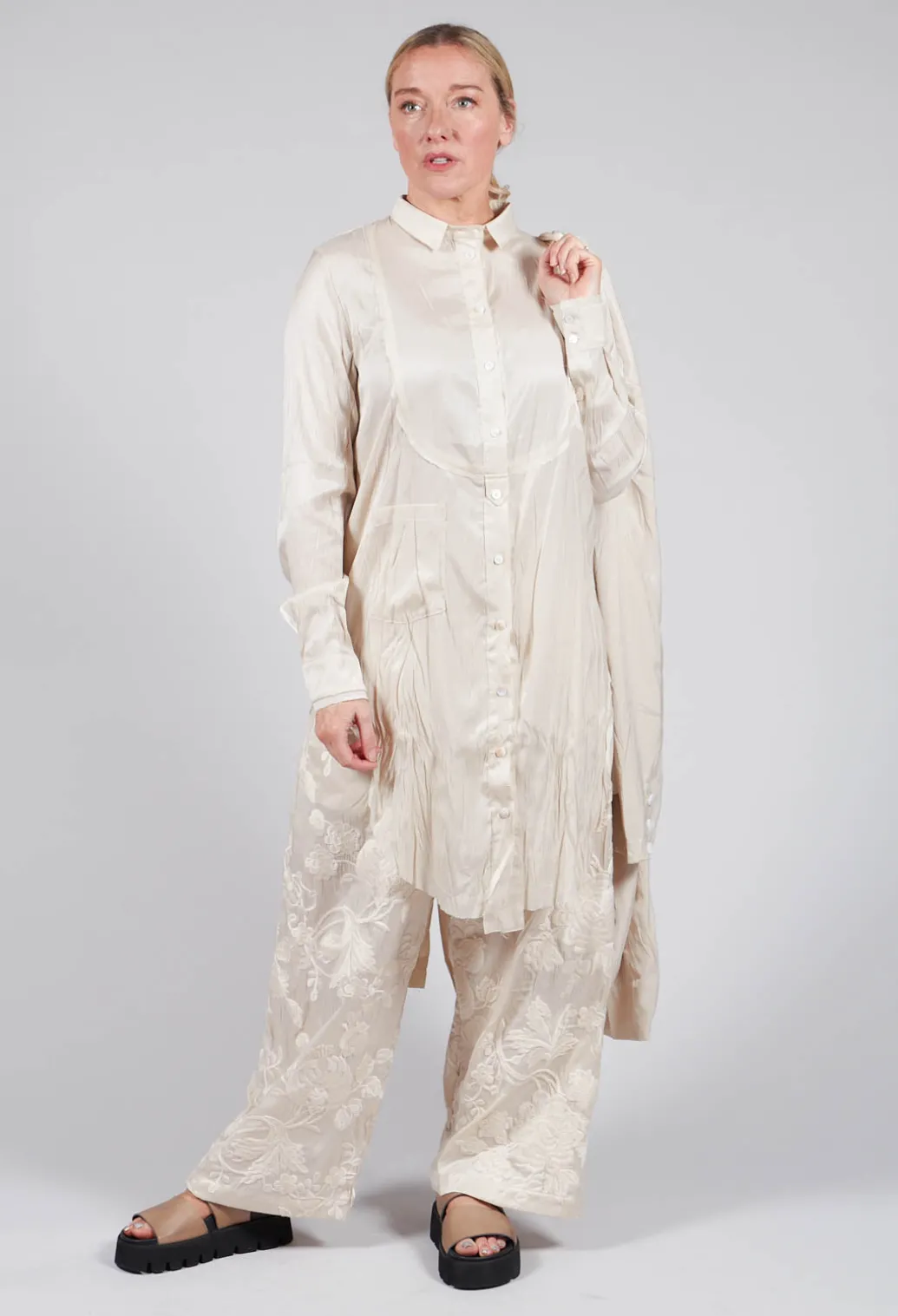 Treasury Tongue Shirt in Cream