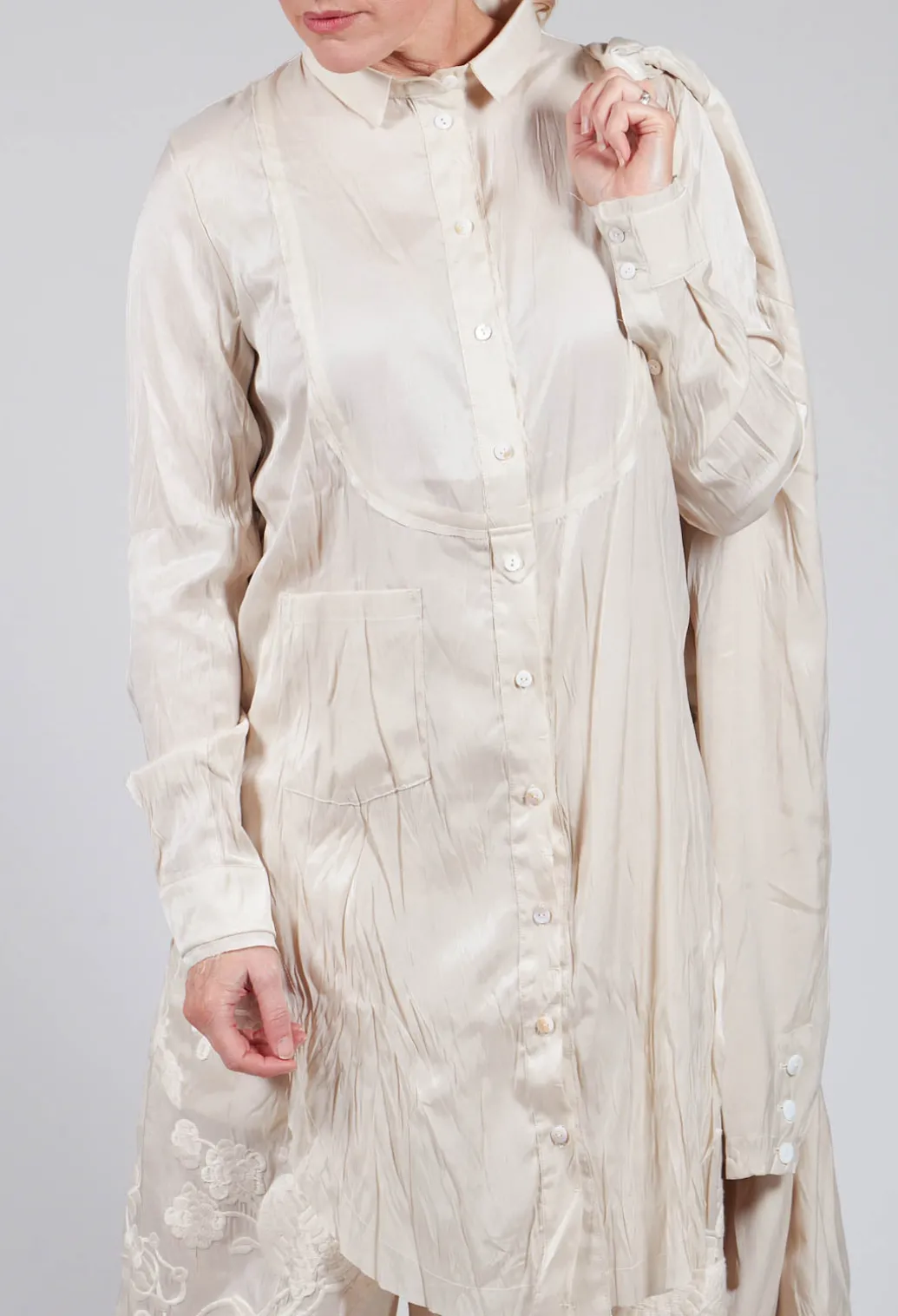 Treasury Tongue Shirt in Cream