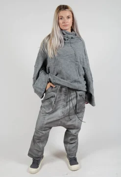 Trousers with Statement Pockets in Pencil Cloud