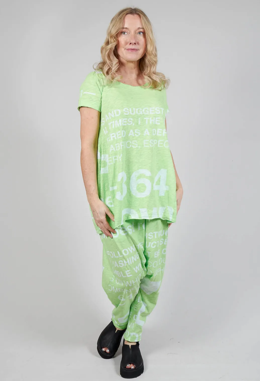 Tulip Hem Short Sleeve T-Shirt in Lime Print