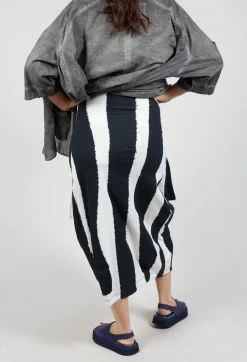 Tulip Skirt with Feature Pockets in Black Print