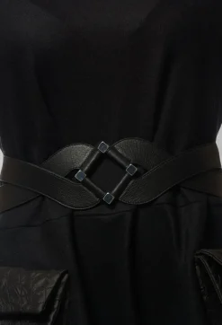 Twisted Belt in Intrigue