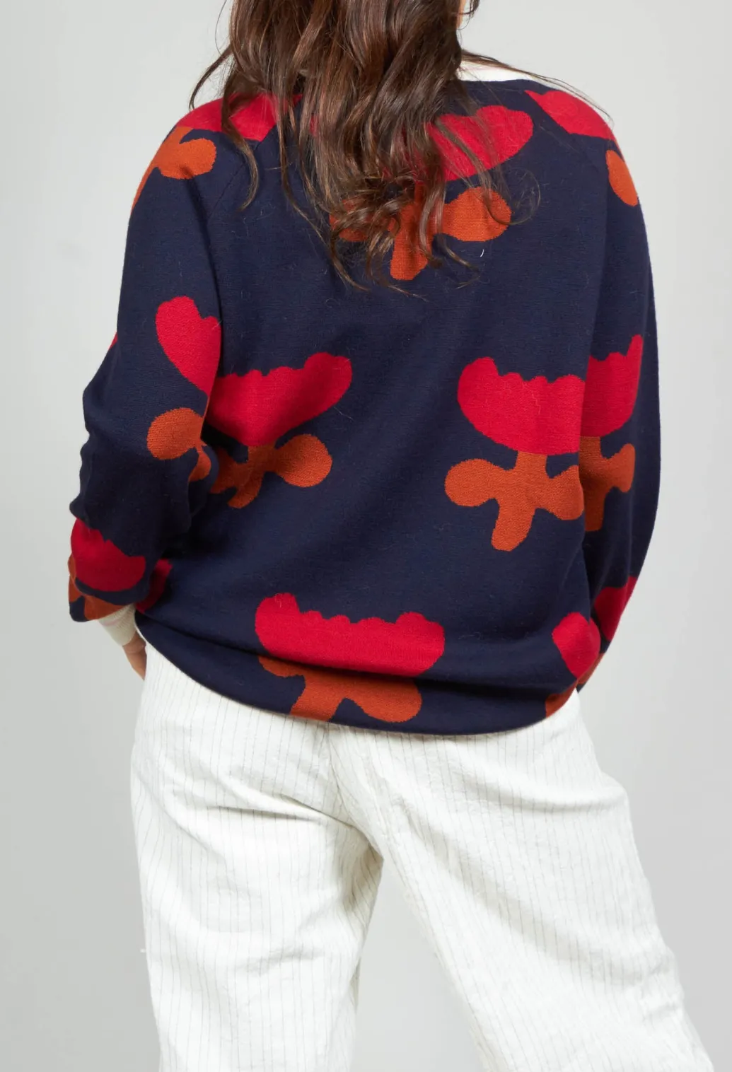 V Neck Pull with Tulip Pattern in Red and Navy