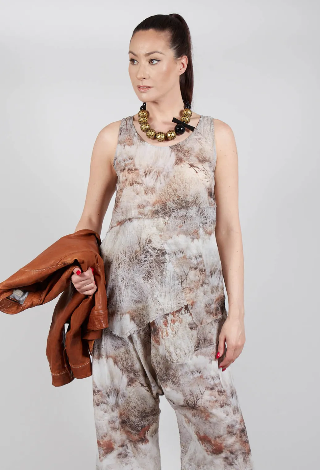 Vest Top with Raw Edges in Steppe Bronze