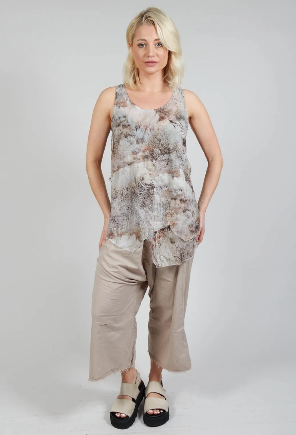 Vest Top with Raw Edges in Steppe Bronze