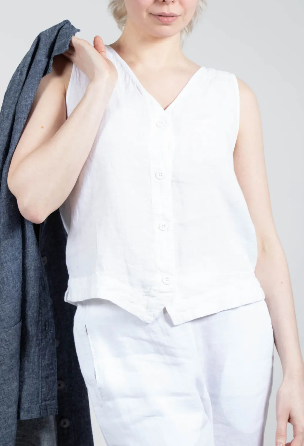 Vest Yune in White