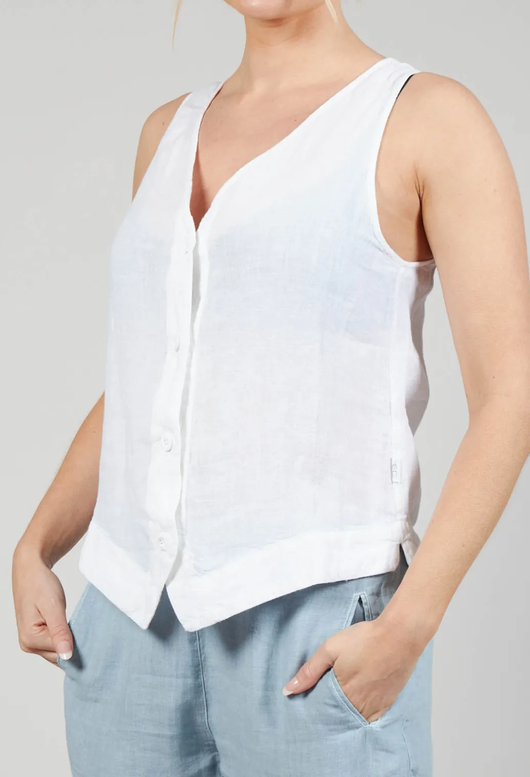 Vest Yune in White