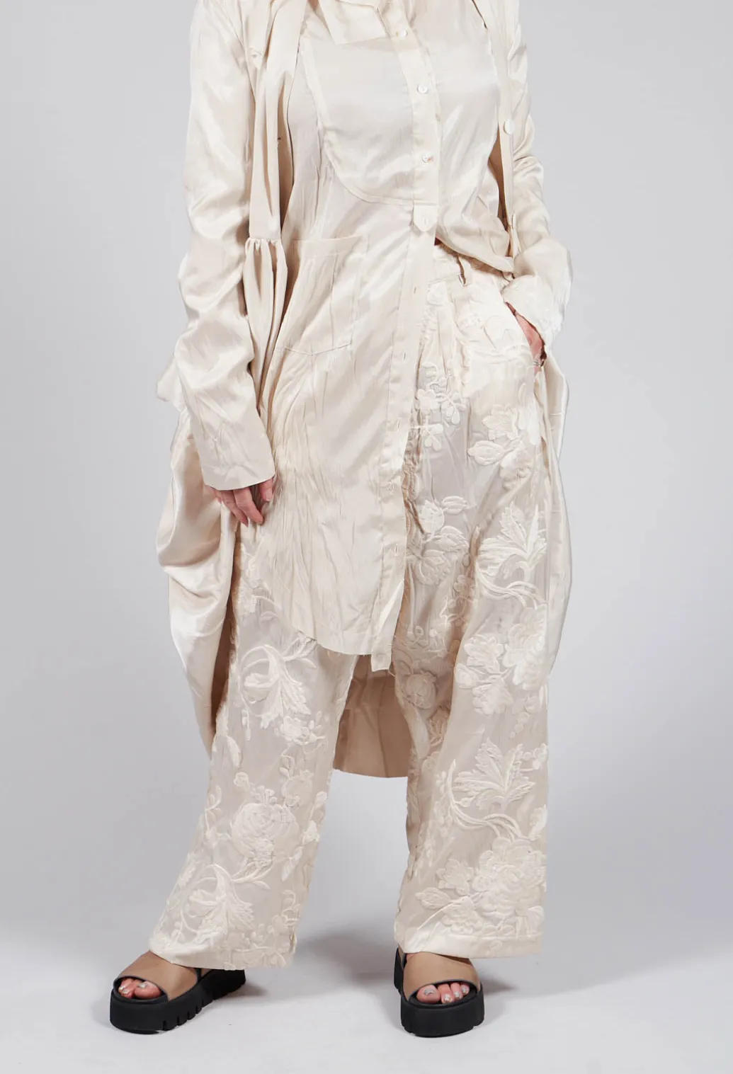 Vielles Fleurs Loose Trousers in Cream