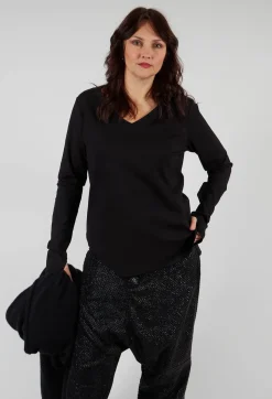 V-Neck Slim Pull Over in Black