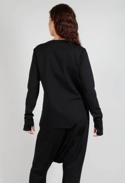 V-Neck Slim Pull Over in Black