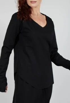 V-Neck Slim Pull Over in Black
