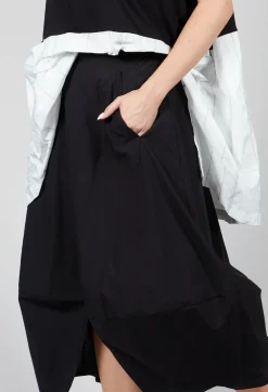 VRTI2 Skirt in Black