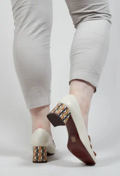 Vuolin Heel in Cluero White and Brown