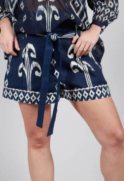Wanda Shorts in Marine Navy