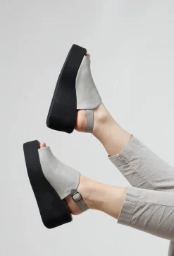 Wedge Sandals in Gasoline Perla Akoya