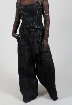 Wide Leg Textured Trousers in Black