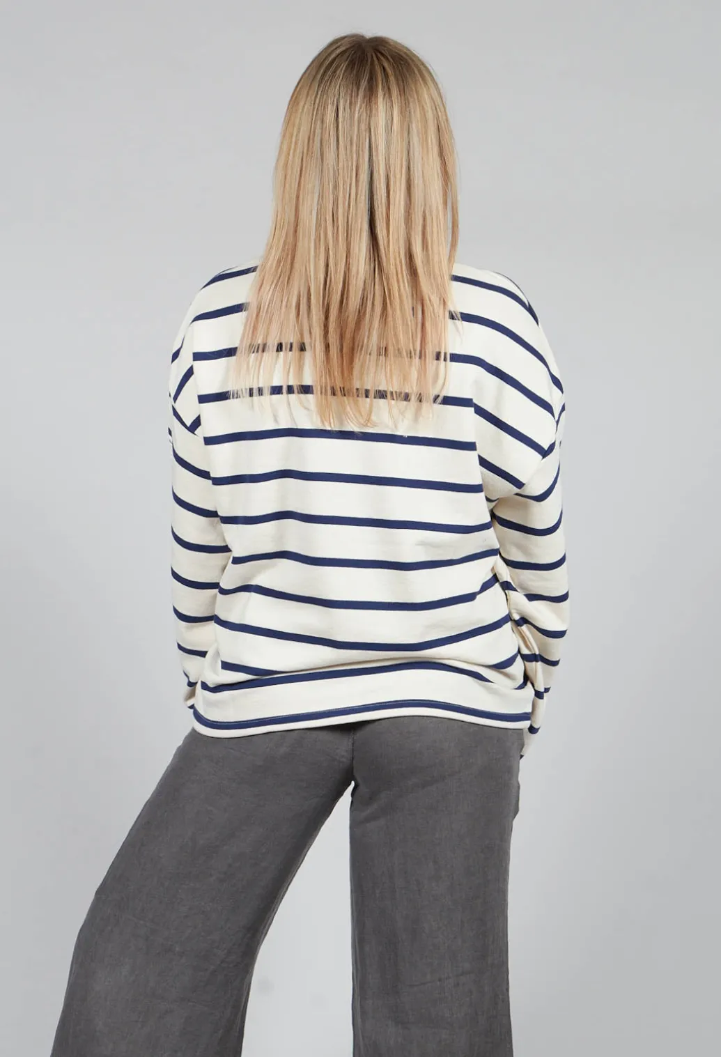 Wilmaalf Sweatshirt in Off White Blue Stripe