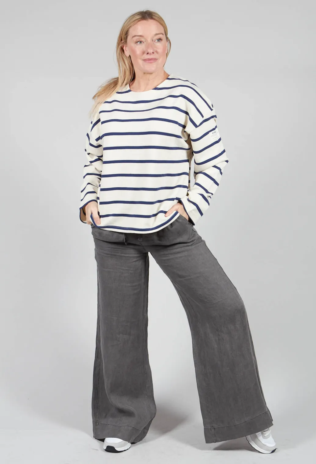 Wilmaalf Sweatshirt in Off White Blue Stripe