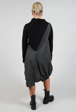 Zigzag Pinu Dress in Black and White