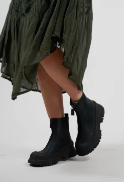 Zip Front Ankle Boots in Gasoline Verde Blu Scuro